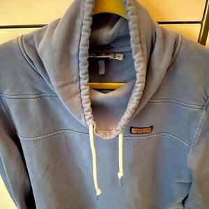Vineyard vines tunnel neck sweatshirt